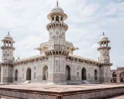 The building is smartly designed with delicate jail screens to allow the light to penetrate in.
